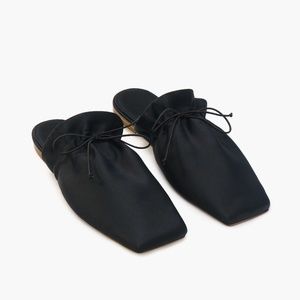 Sleeper The Puff Slippers in Black Size 38